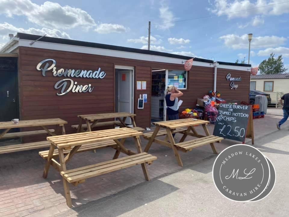 Promenade 566, Direct Beach Access, Close To Fantasy Island, Wifi, Pet Friendly - Meadow Lakes Caravan & Lodge Hire Skegness Exterior foto